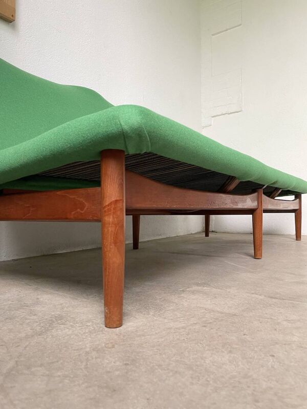 Banquette trois place Finn Juhl modèle « Japan » France & Son