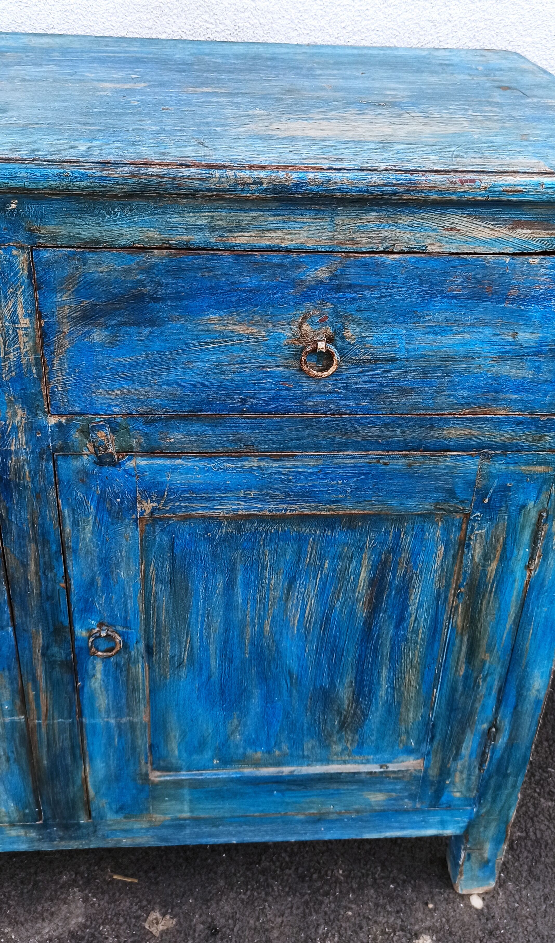 Blue wooden buffet with 2 drawers and 2 doors