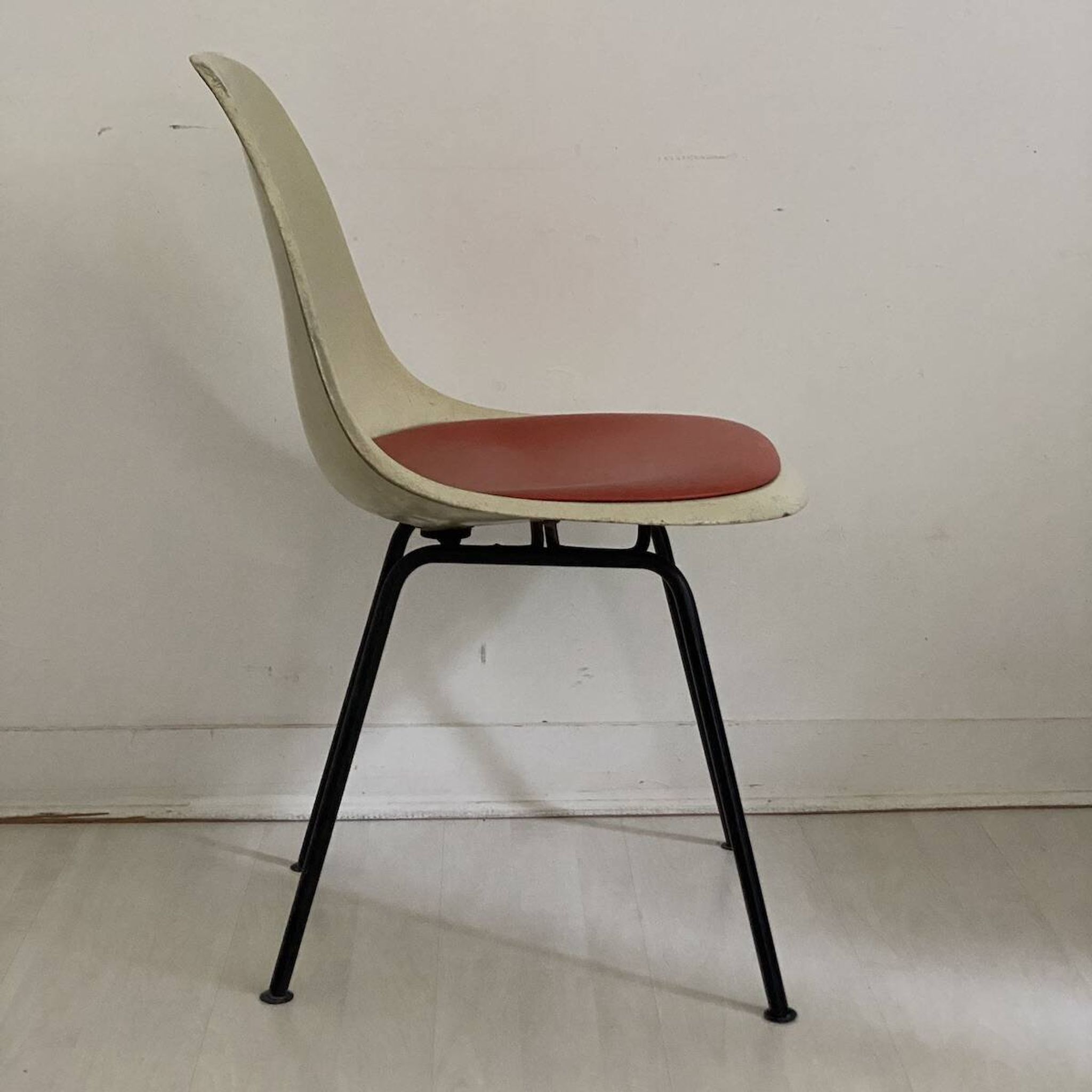 DSX chair by Charles and Ray Eames, Herman Miller edition
