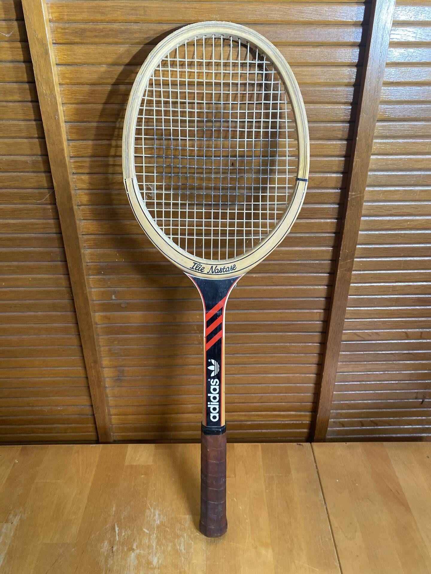 Raquette Tennis Ancienne ADIDAS Ilie Nostase Bois Sport + Housse Vinta