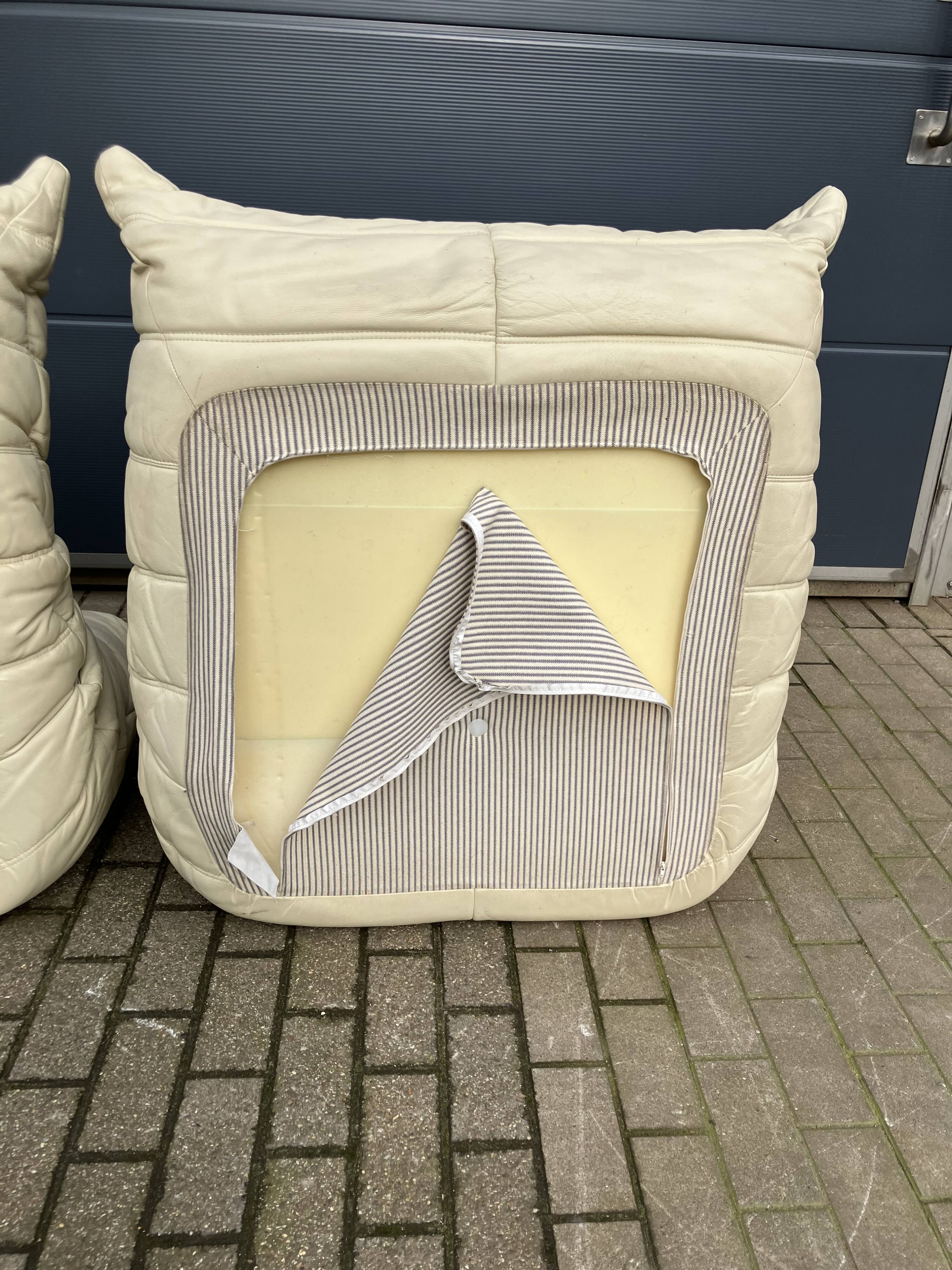 100% authentic Ligne Roset Togo 1.2z & hoek in Beige leather