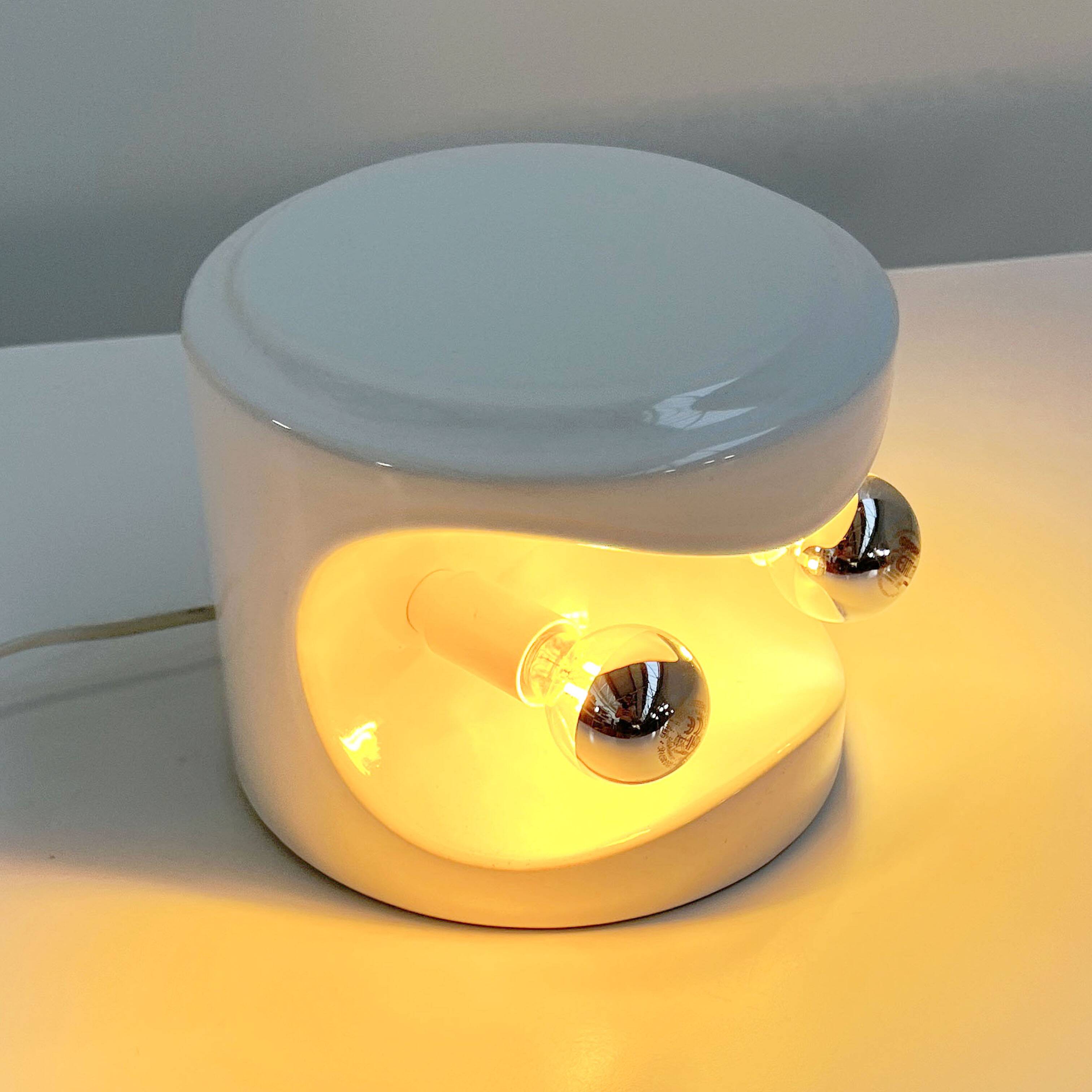 Pair of white ceramic table lamps by Perdomello, 1970.