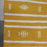 Tapis kilim jaune et blanc fait main