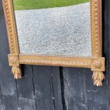 Miroir Louis XVl en bois sculpté doré, XVIIIème siècle