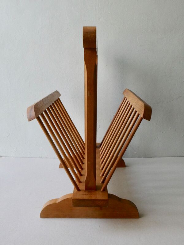 Porte revues en bois clair des années 60
