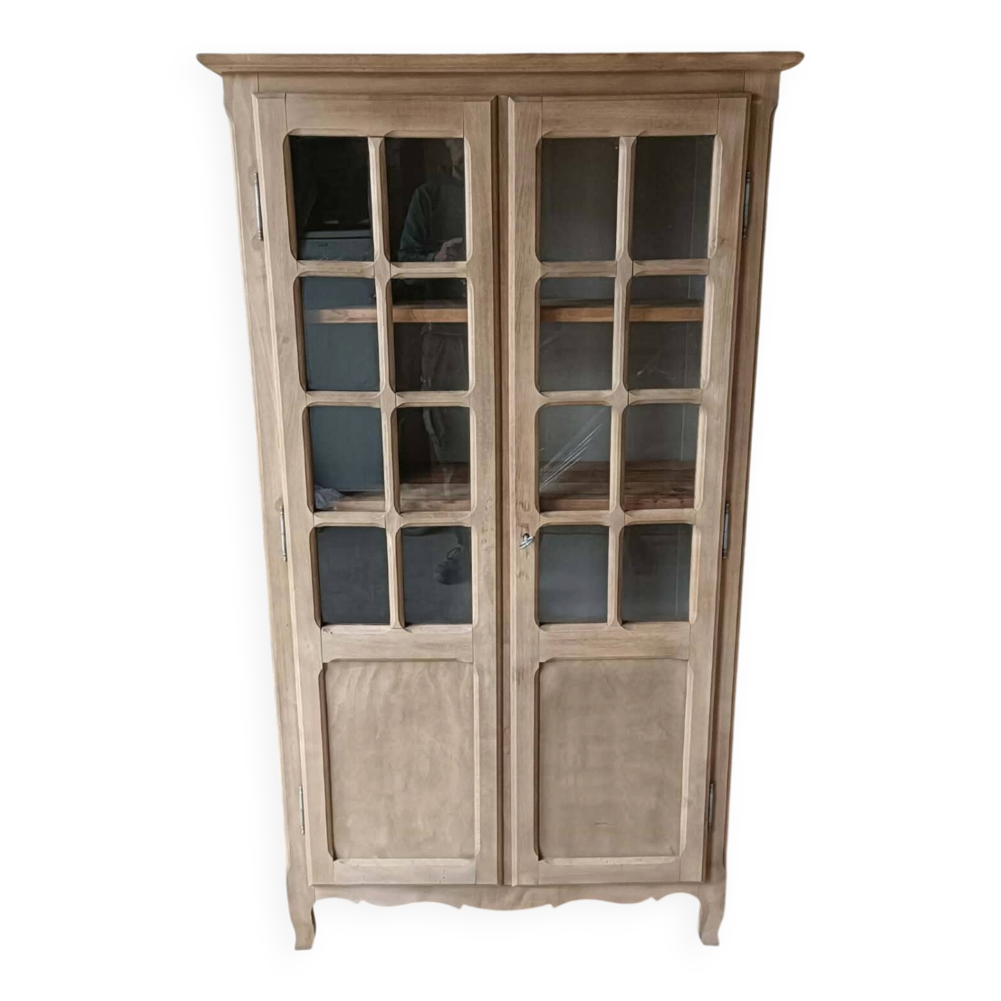 Parisian display cabinet