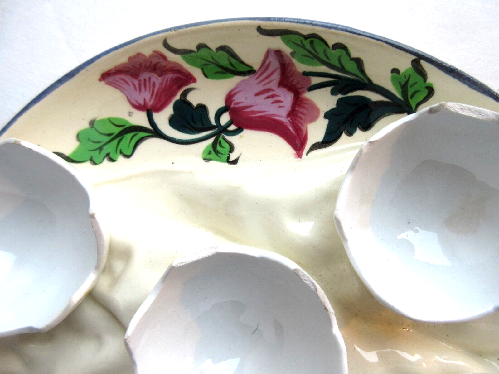 Egg dish or egg dish in slip trompe l'oeil signed GD Paris Deposited