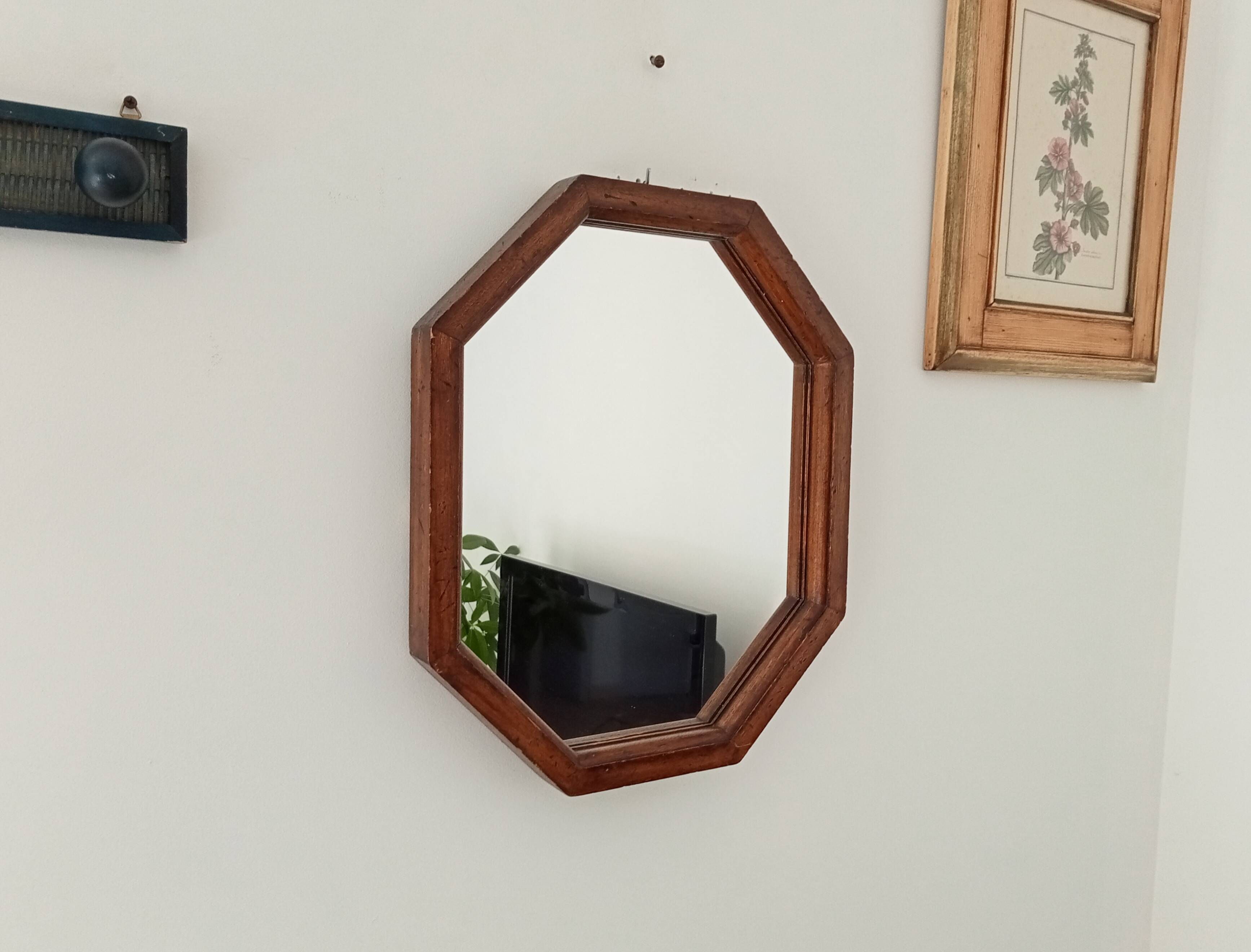 Vintage Italian octagonal mirror from the 70s 47*40cm