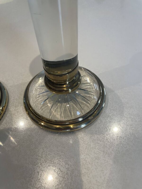 Paire de bougeoir flambeaux en cristal et laiton doré, décor Baccarat