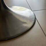Knoll round table