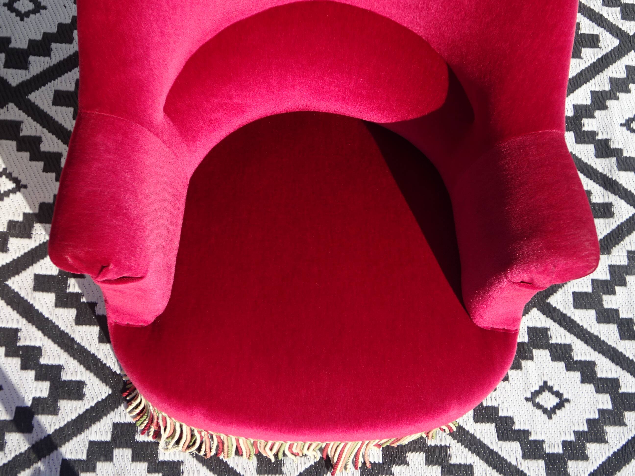 2 antique toad armchairs in red velvet