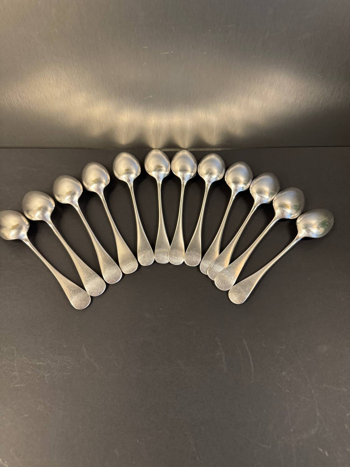 Lot de 12 petites cuillères en métal argenté – Nicolas Bourgeois 1888