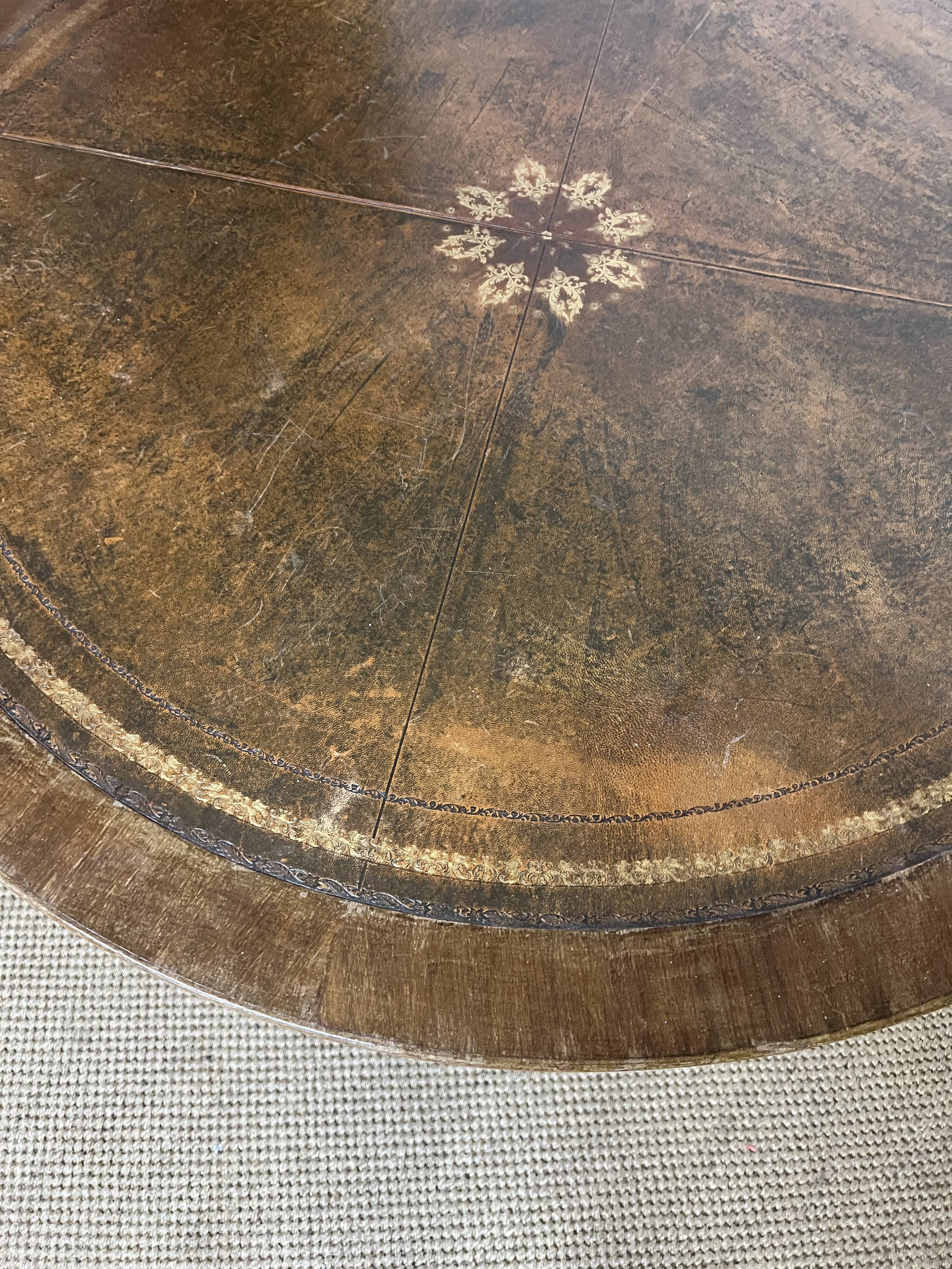 Empire style round table "Lion's Paws"