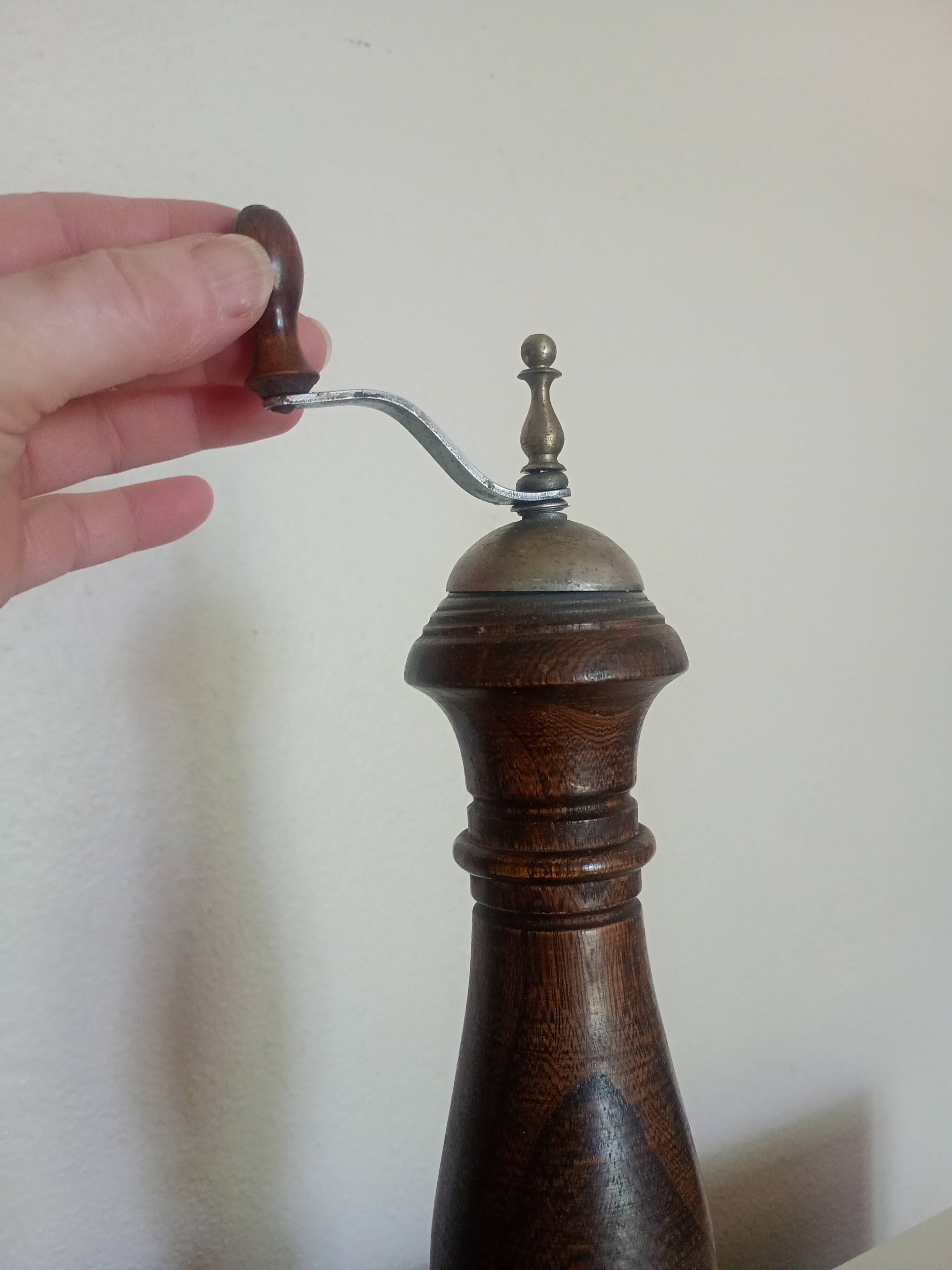 A. WOODCREST CREATION JAPAN - 35cm Wooden Pepper Mill - Metal Mechanism