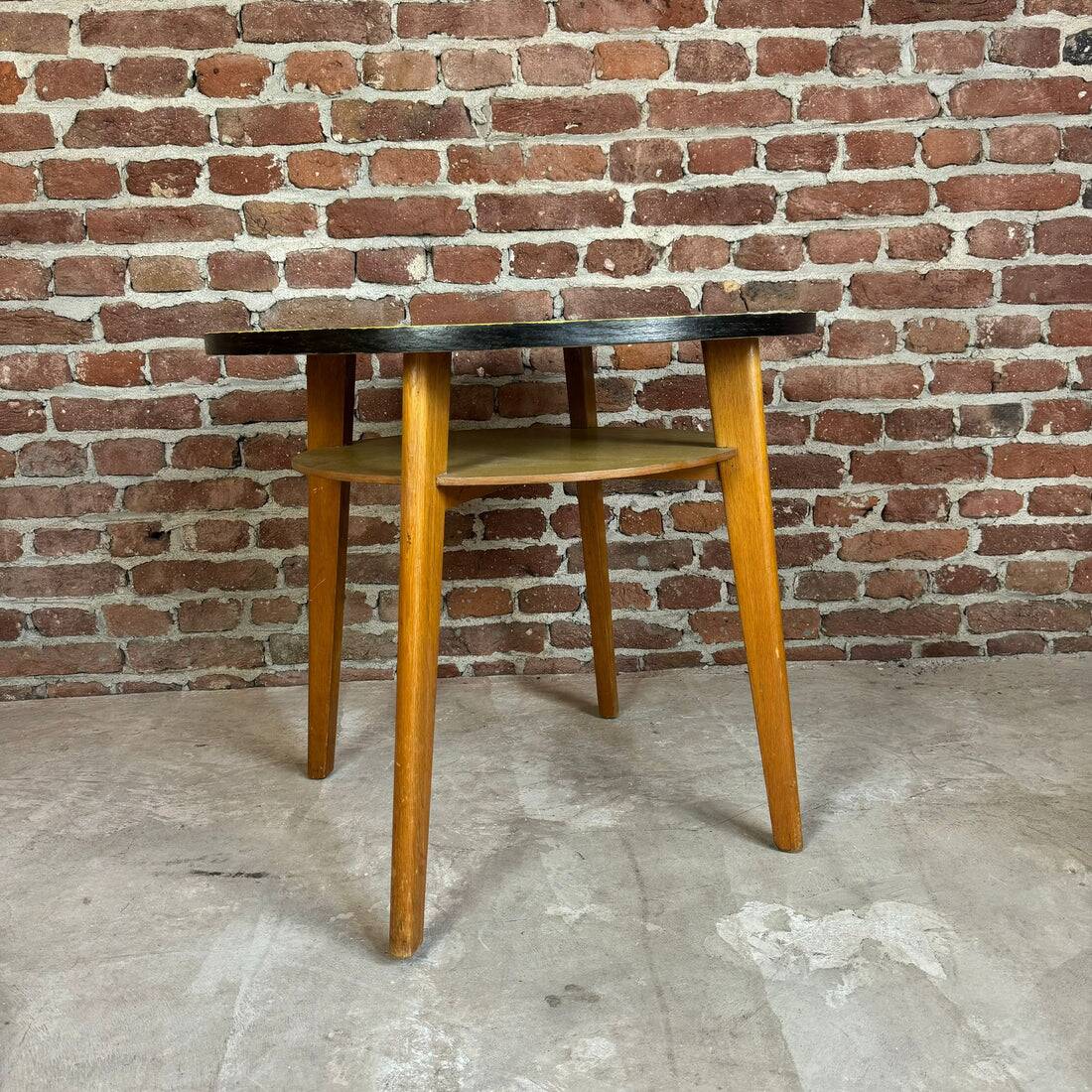Vintage coffee table with shelf