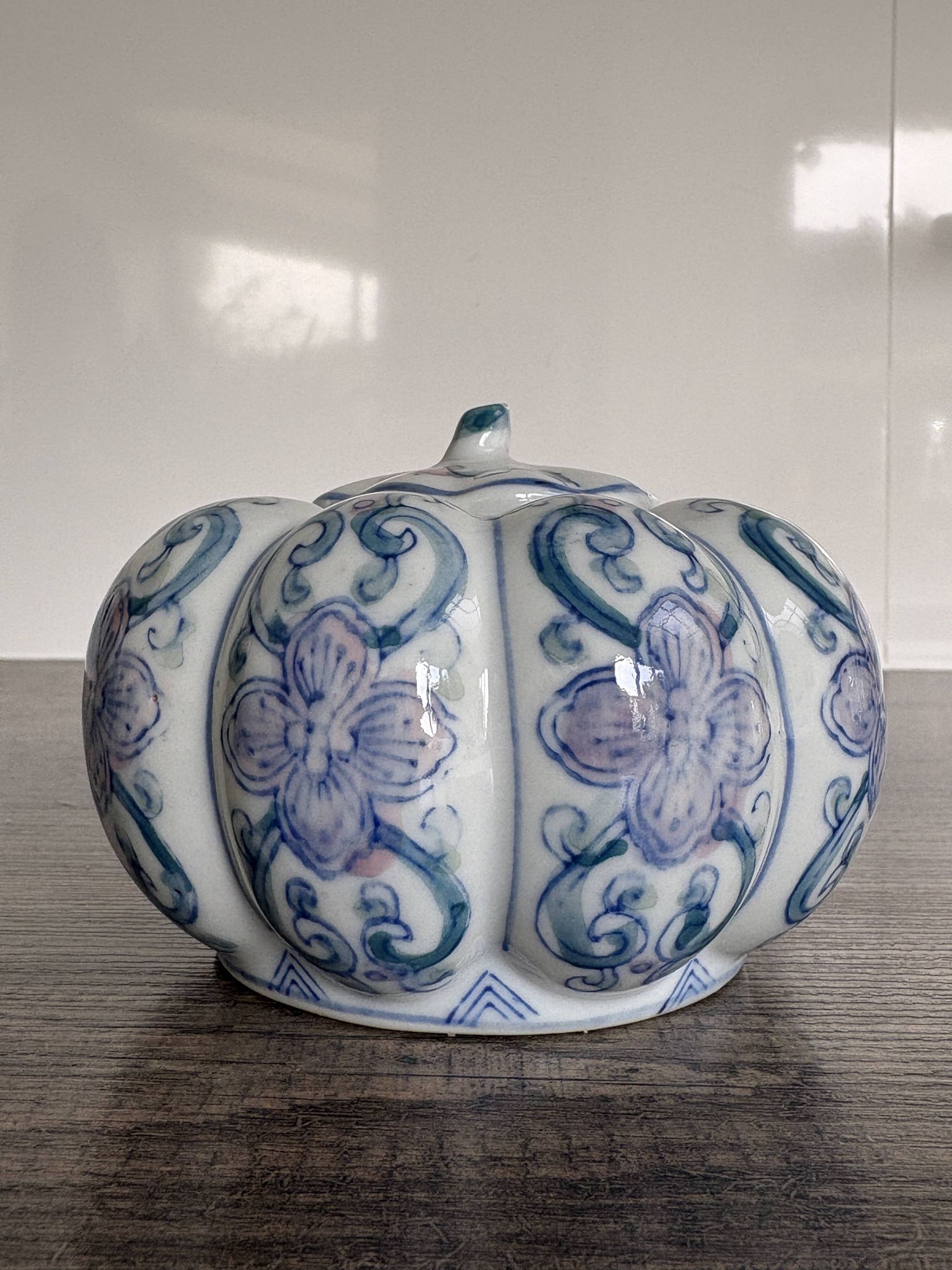 Boîte en porcelaine de Chine ancienne