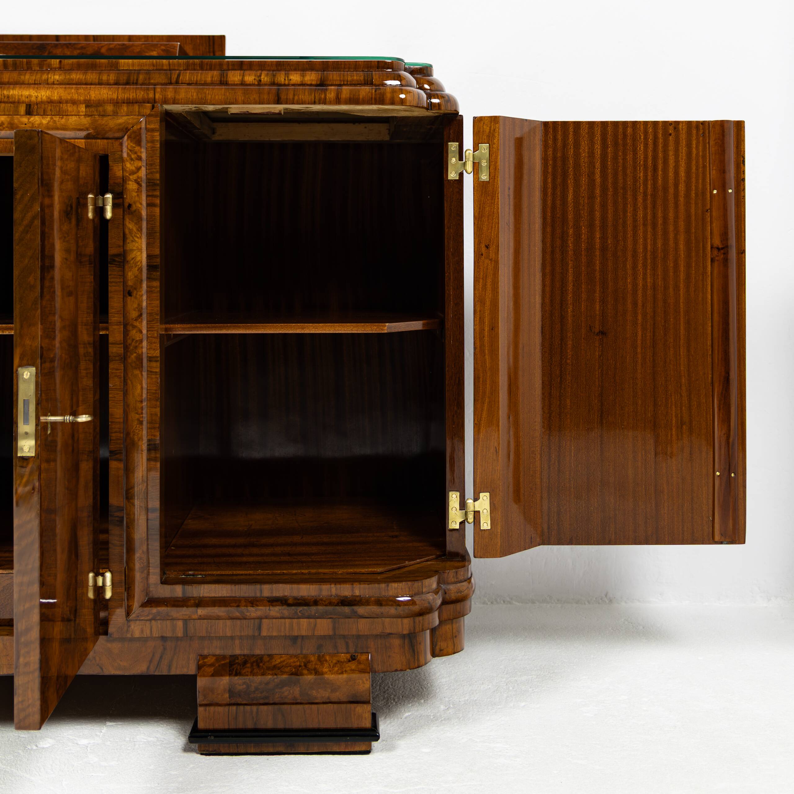Buffet bas Art Déco en ronce de noyer - 1925-1939