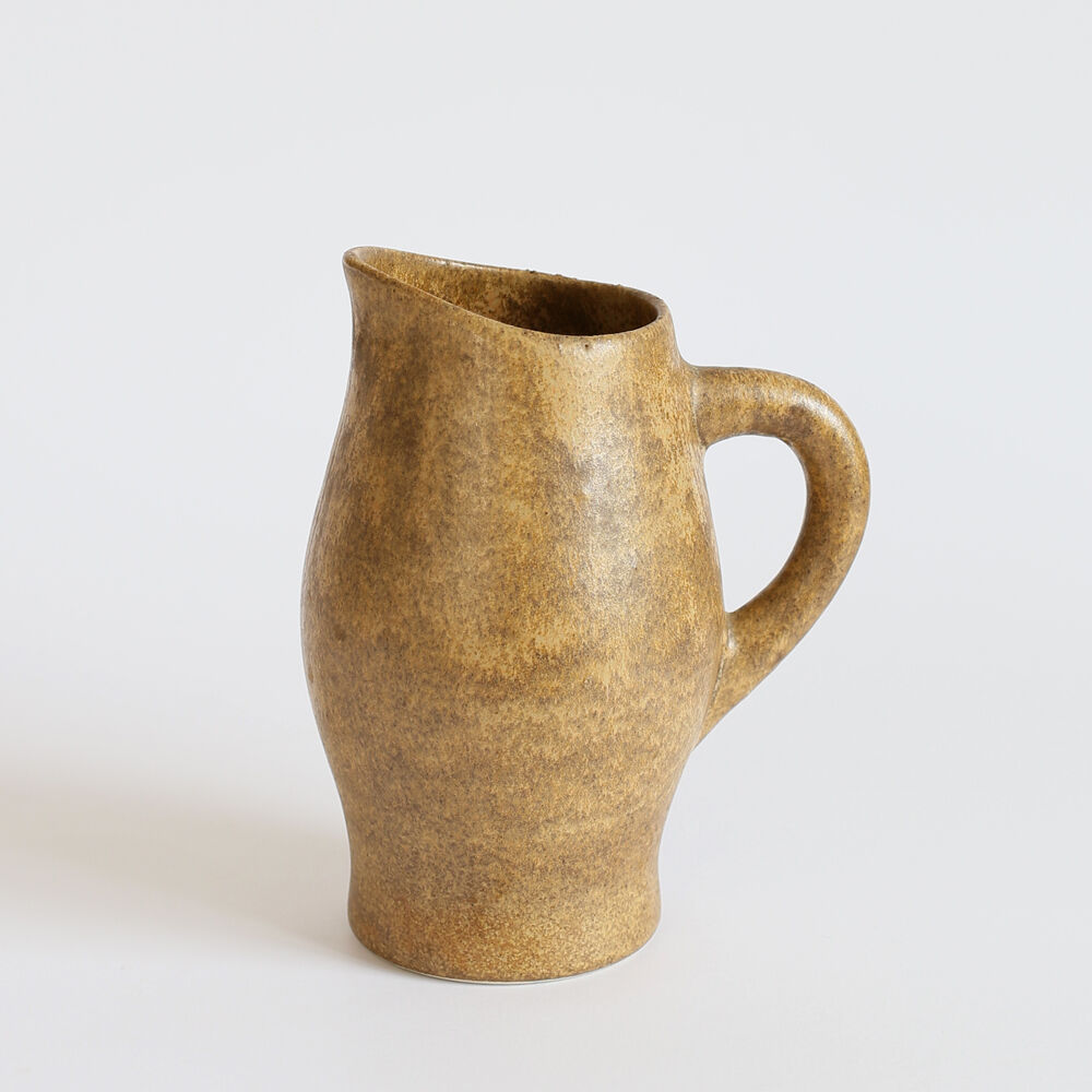 Sandstone pitcher