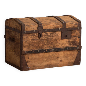 Old washed wooden trunk, around 1900