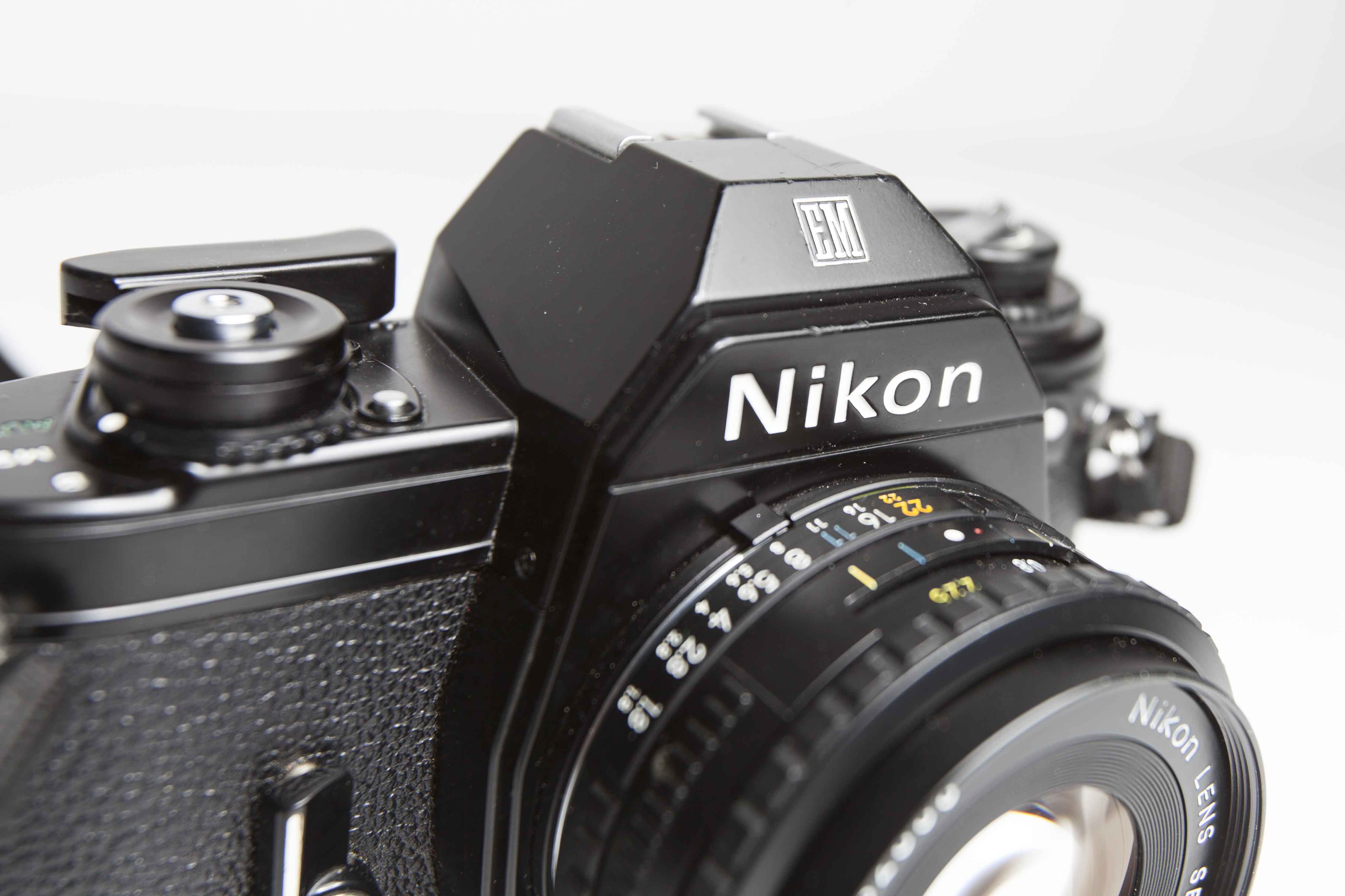 Appareil photo Nikon EM