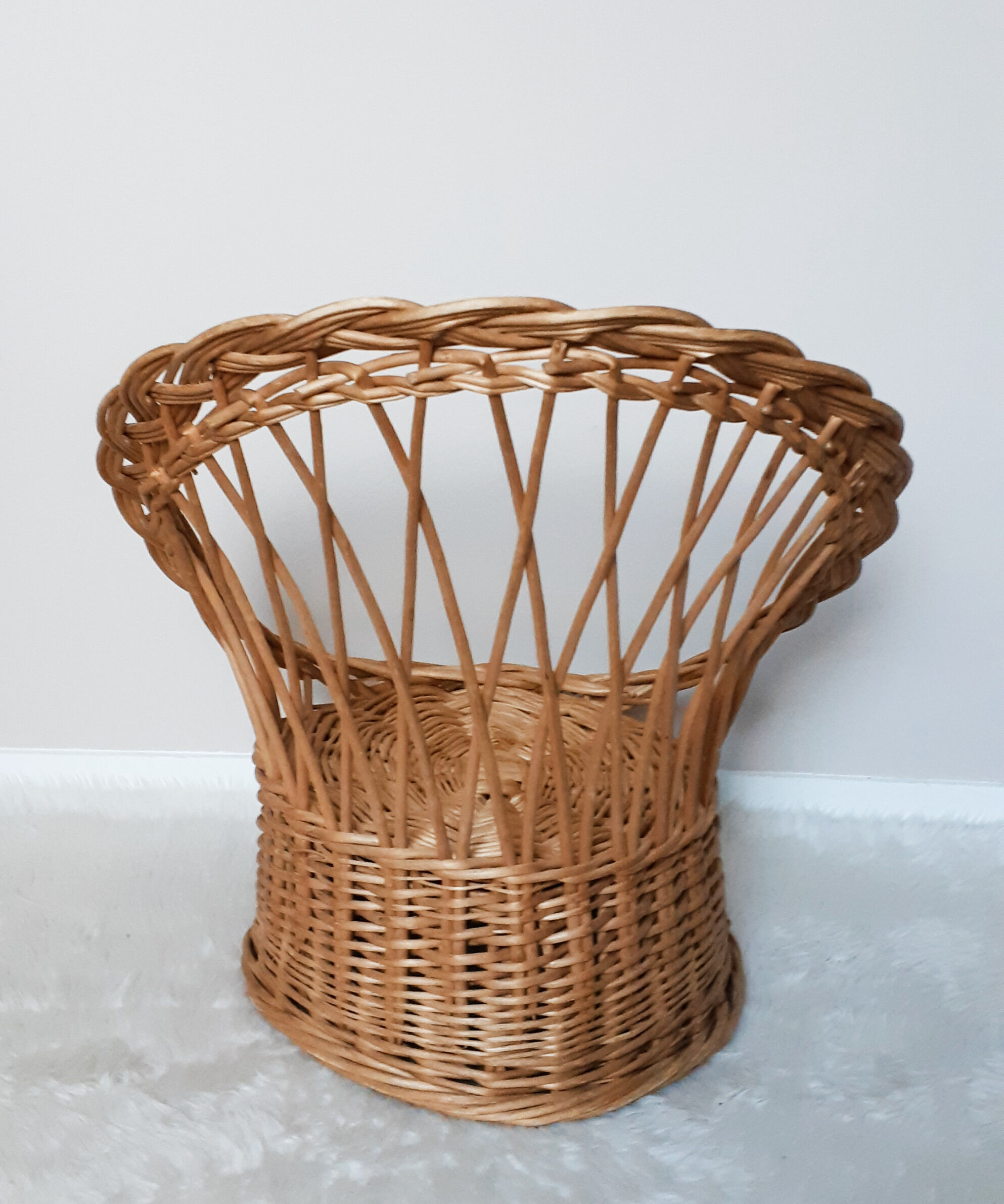 Children's rattan basket armchair