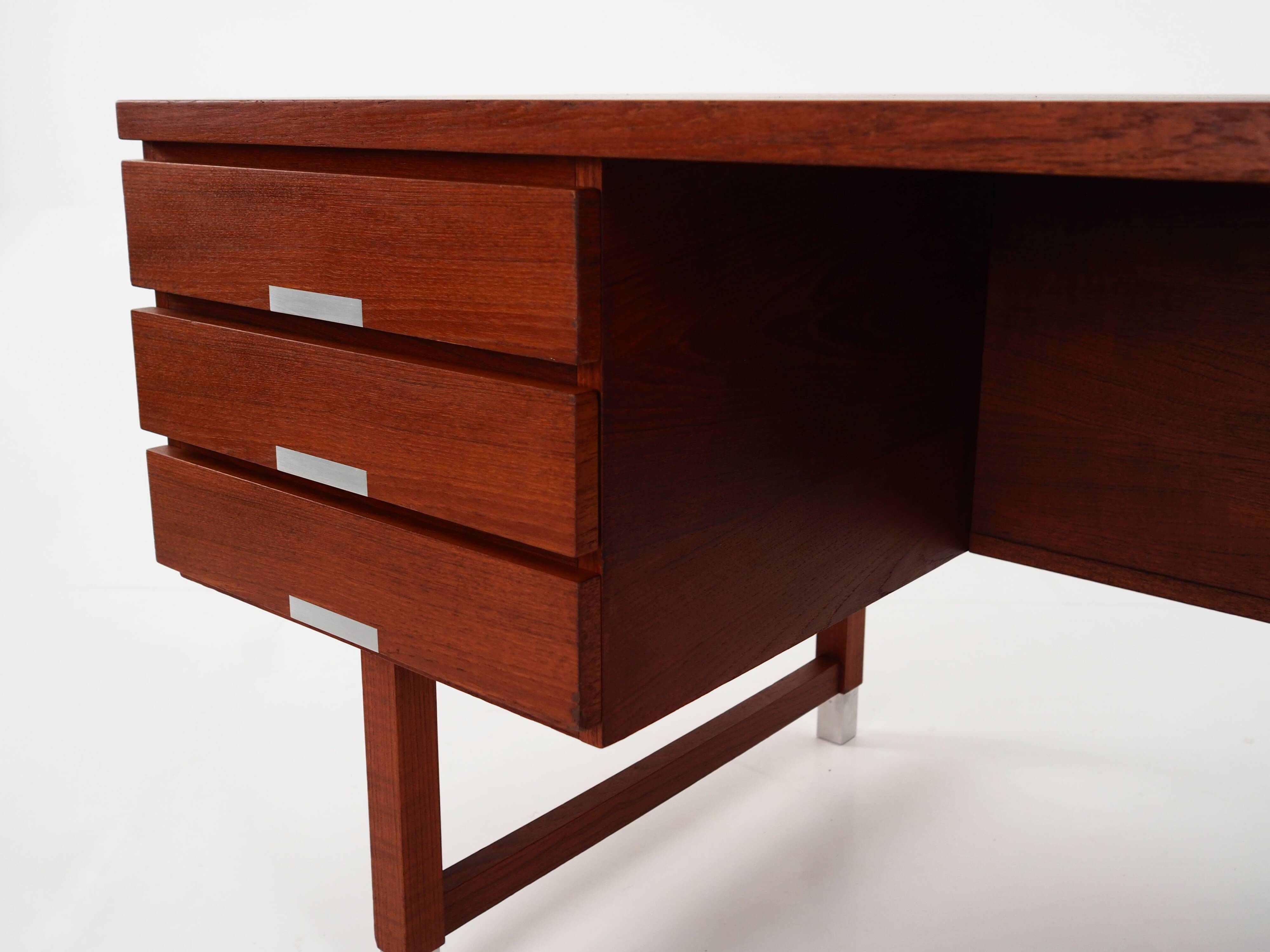 Teak desk, Danish design, 1970s, manufacturer: Eigil Petersens Møbelfabrik