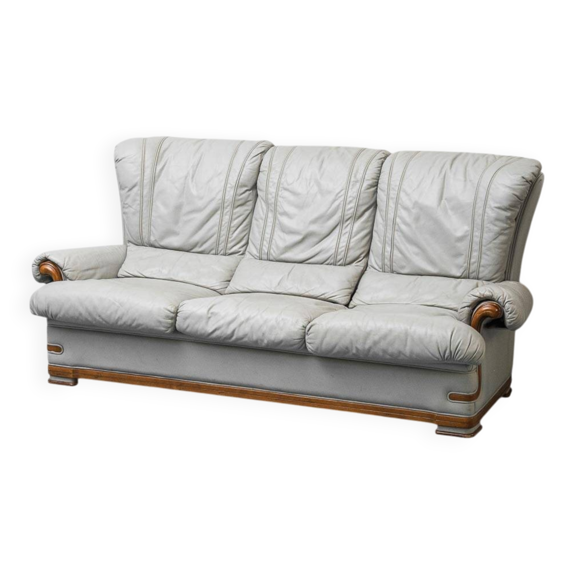 Canapé vintage 3 places en cuir gris et bois, moderniste des années 1950.