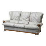 Canapé vintage 3 places en cuir gris et bois, moderniste des années 1950.