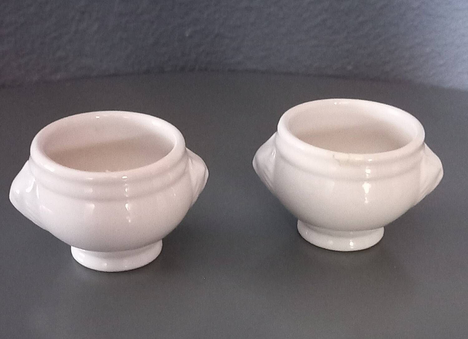 Gravy boats