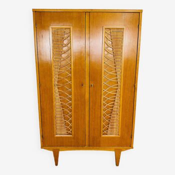 Armoire vintage