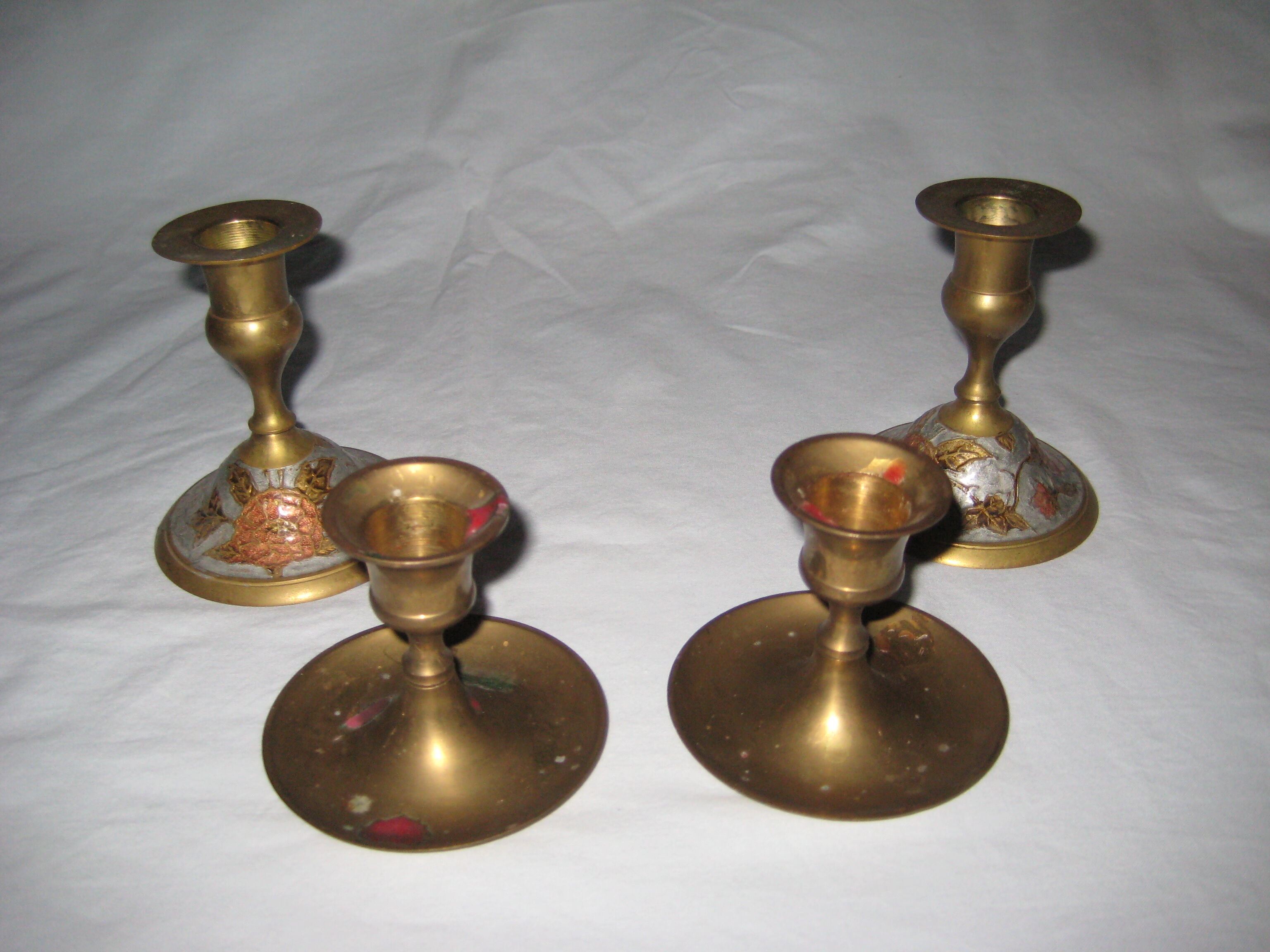 Batch of 2 pairs brass candlesticks