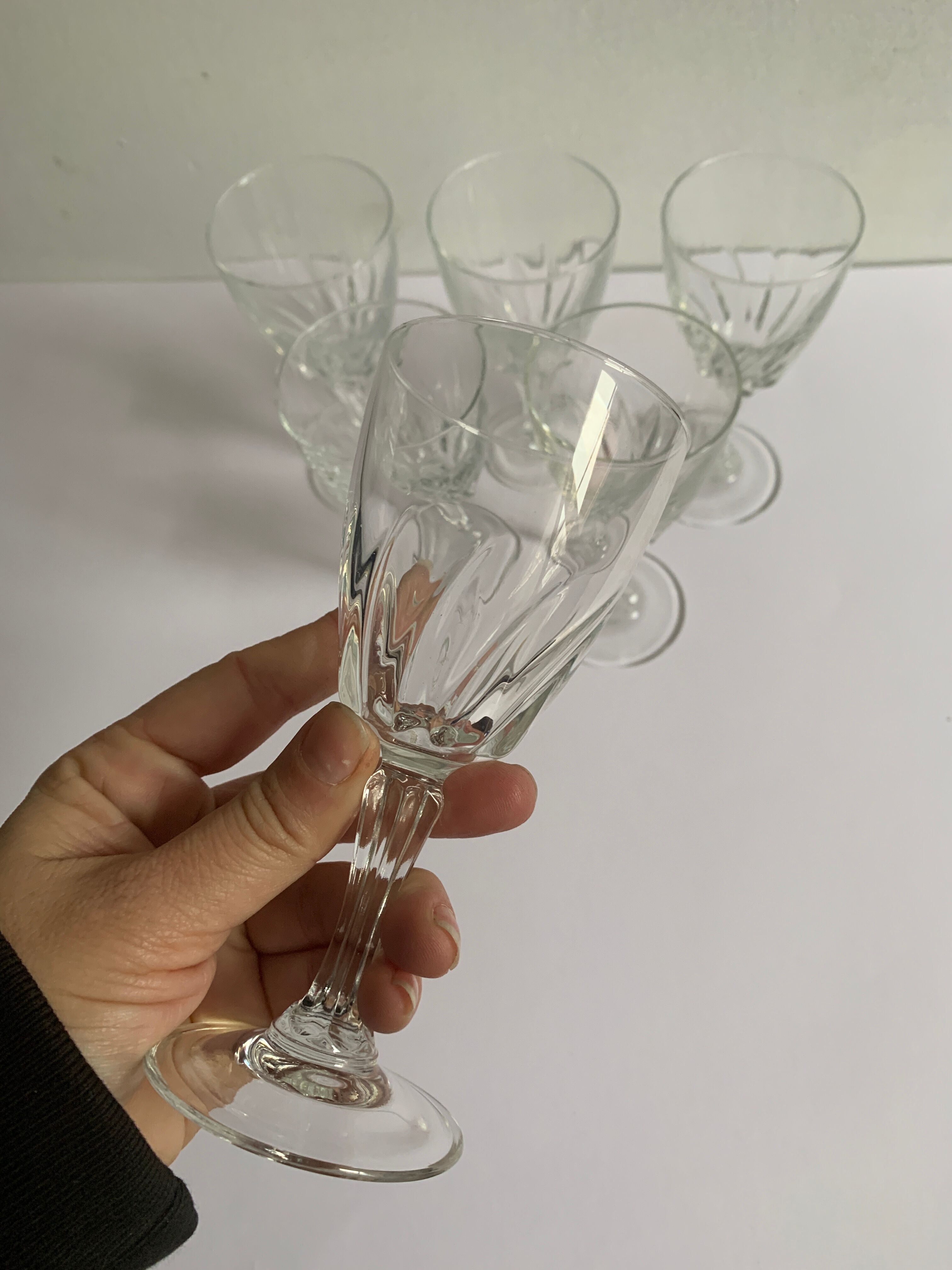 6 crystal wine glasses