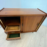 Cabinet with sliding doors