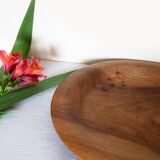 Round artisanal walnut dish