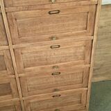 Trade cabinet with flaps