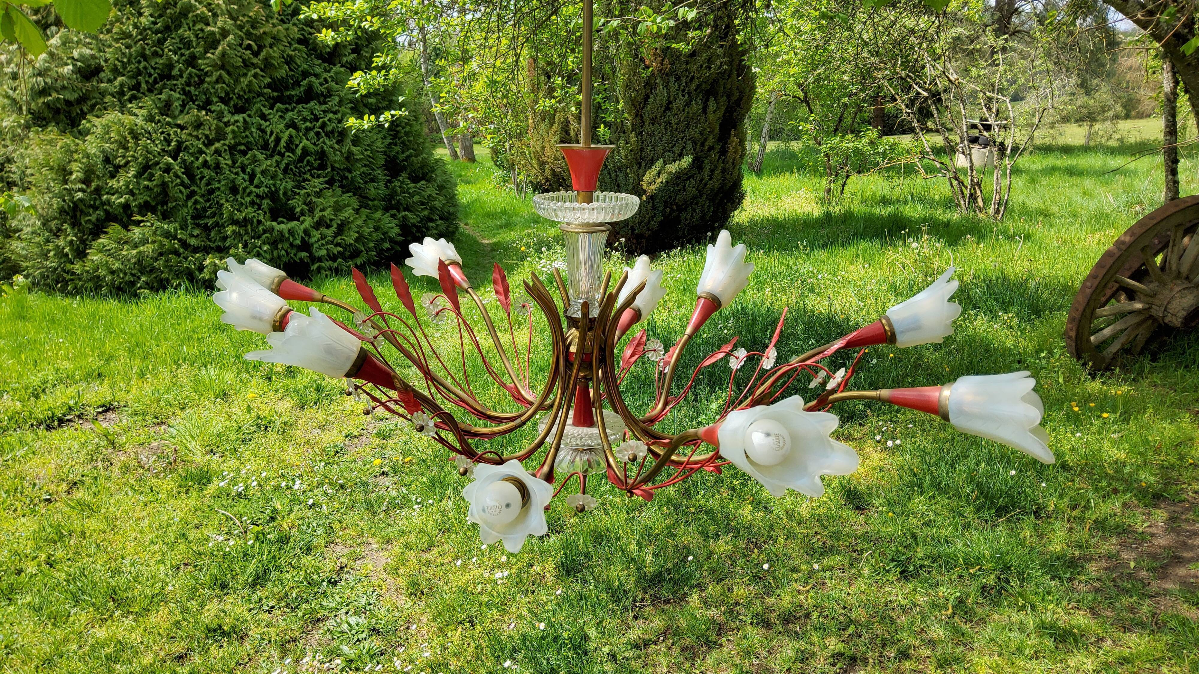 Lustre des années 50 10 tulipes en verre laiton et métal laqué rouge