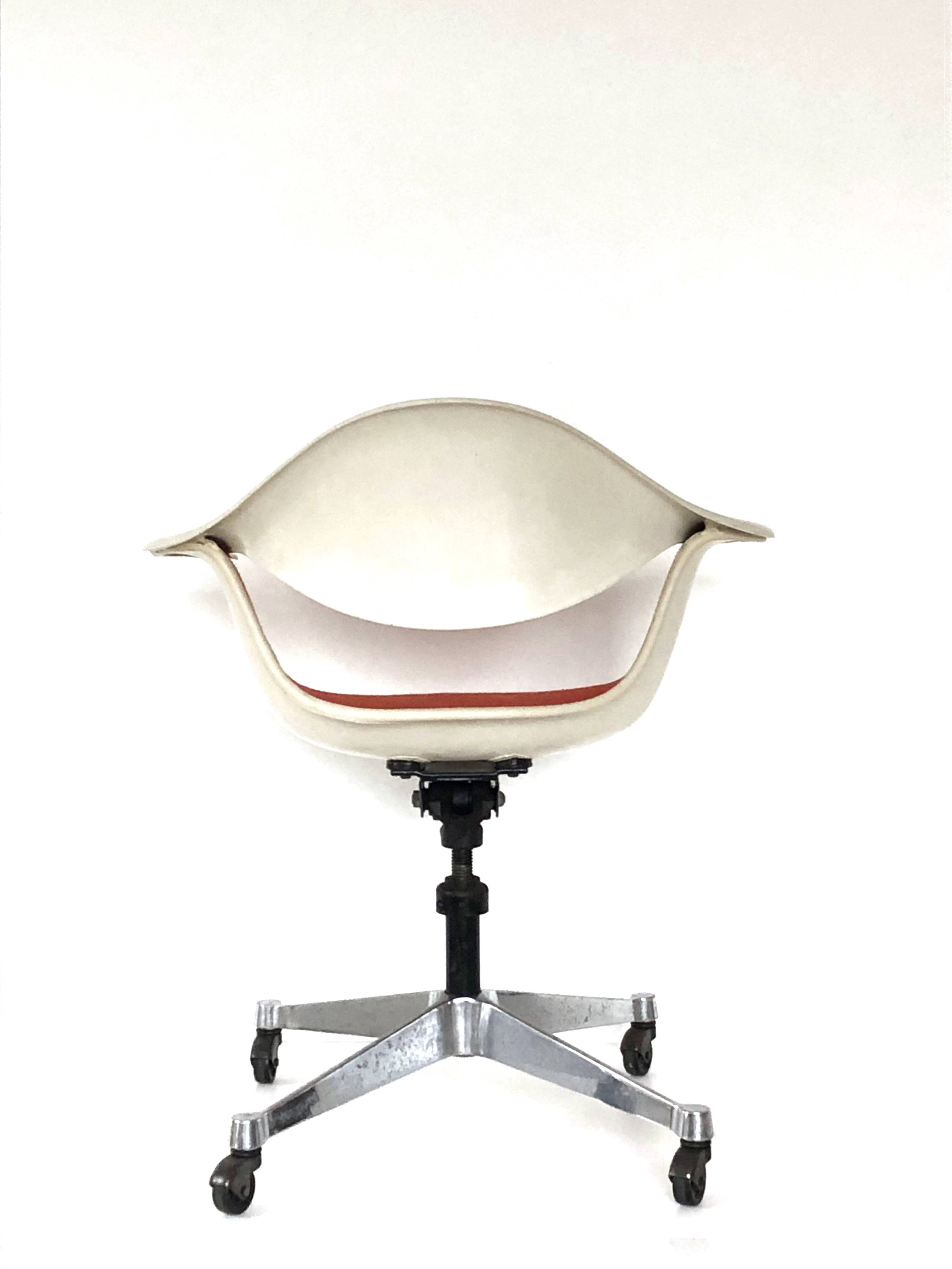 George Nelson daf chair