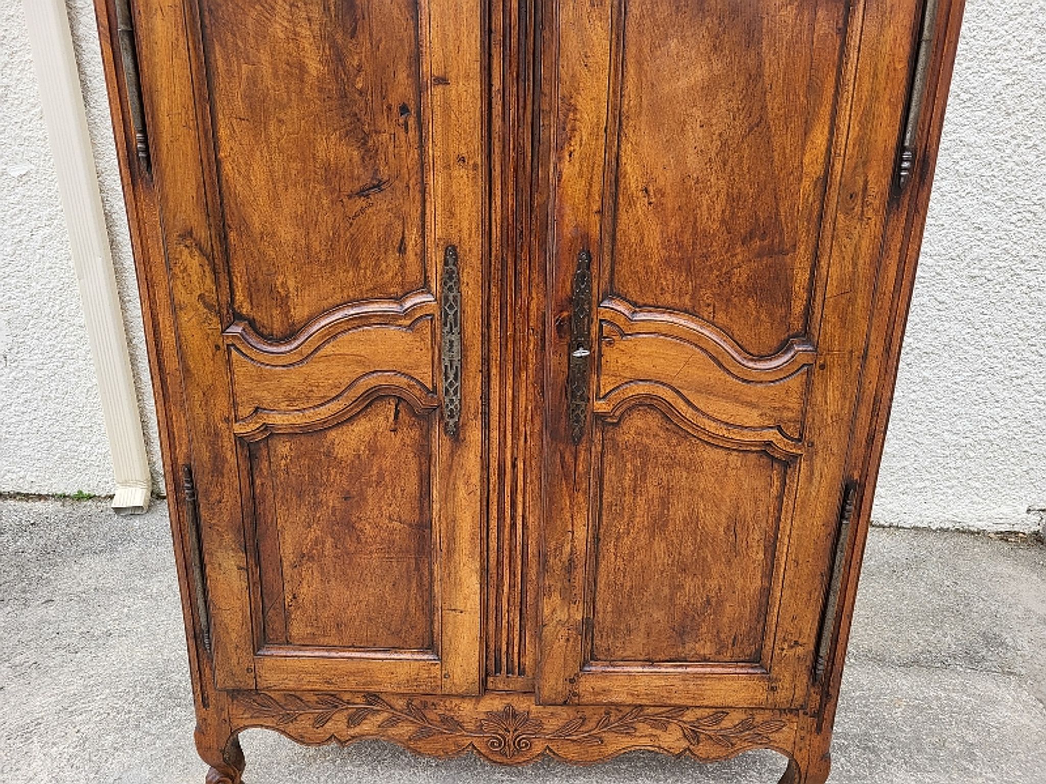 Wardrobe 2 doors louis xv walnut of the xix th siecle