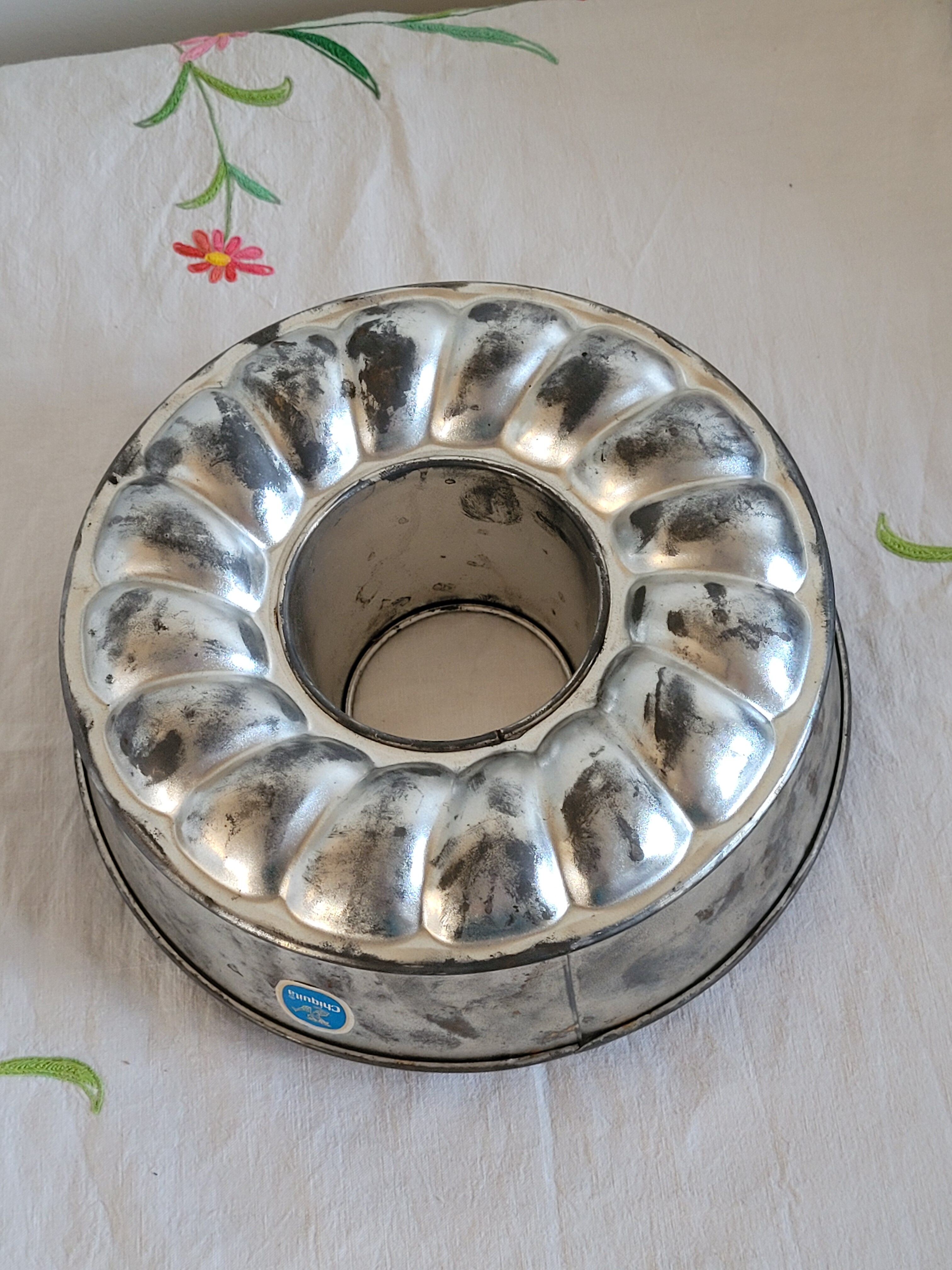 Cake mold