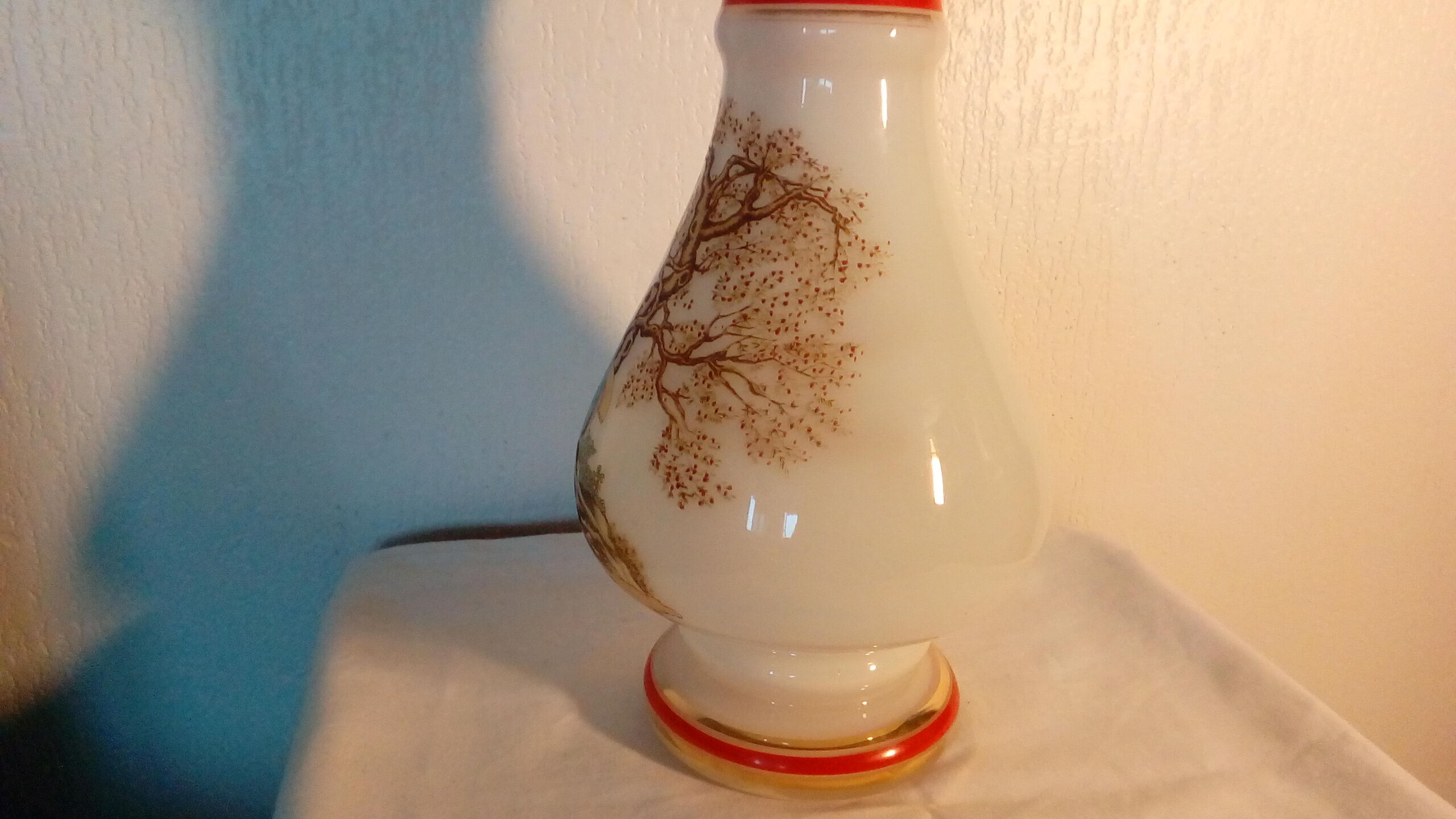 Opaline vase italy asian decor japan geisha