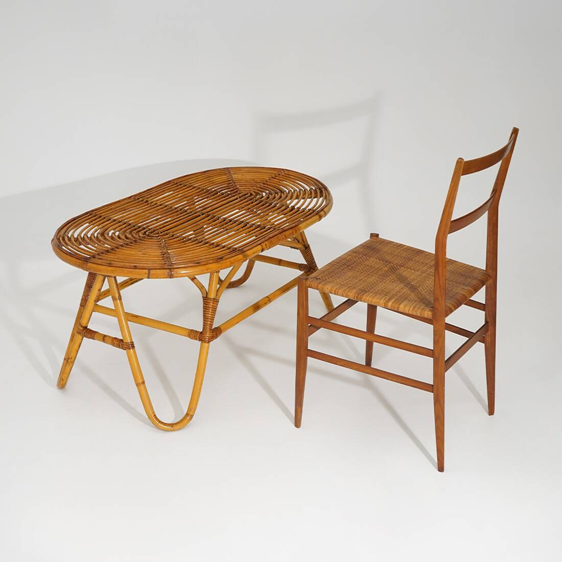 Table basse ovale en osier, années 1950