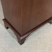 English desk with drawers from the 1950s in mahogany with a leather top.