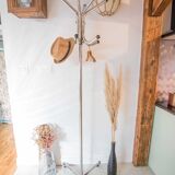 Metal parrot coat rack