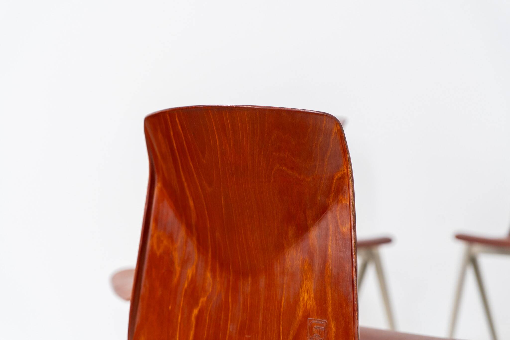 Ensemble de 6 chaises de salle à manger industrielles "S22" par Pagholz