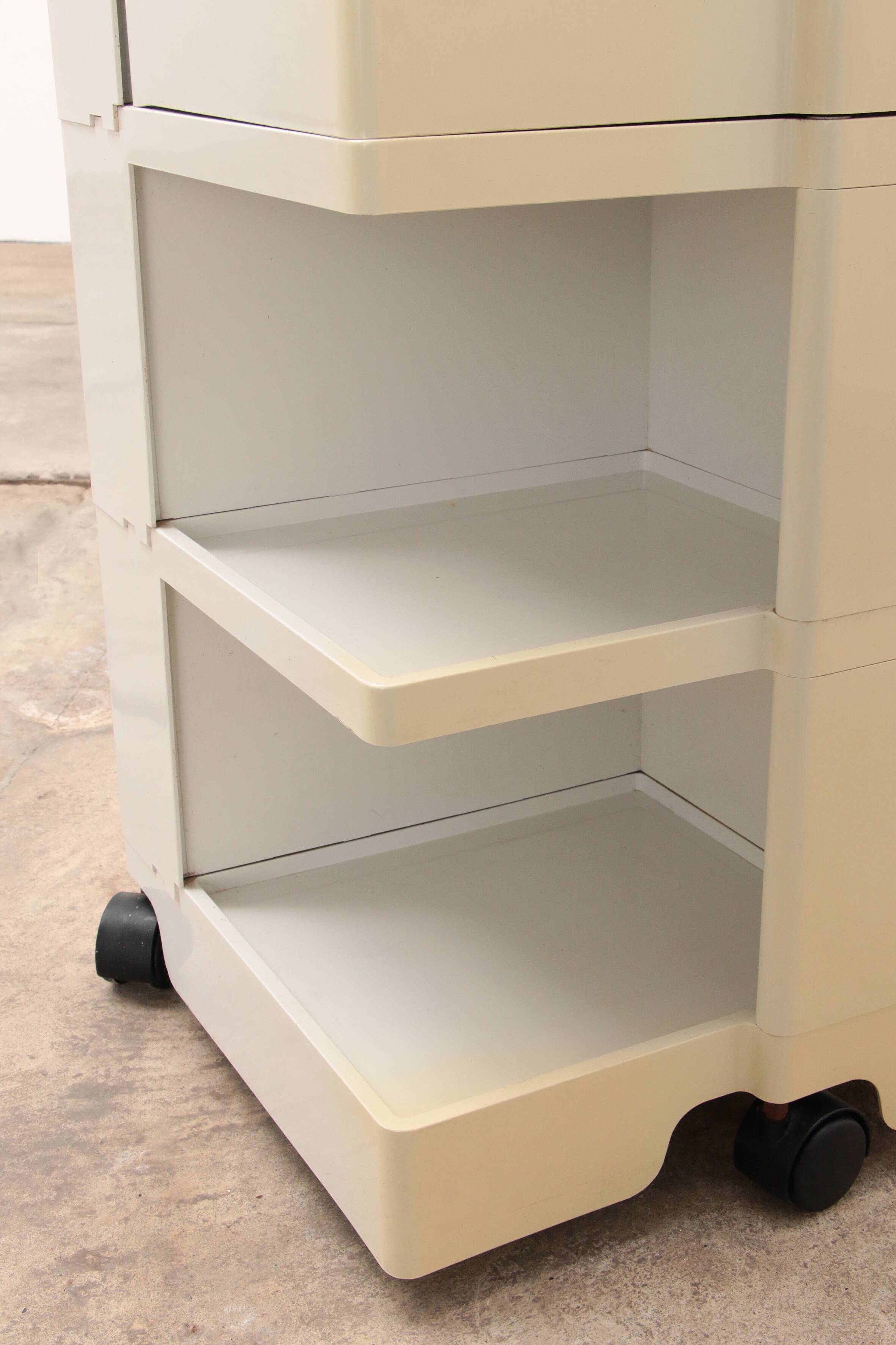Space Age white Joe Colombo 'Boby' storage trolley, 1970s