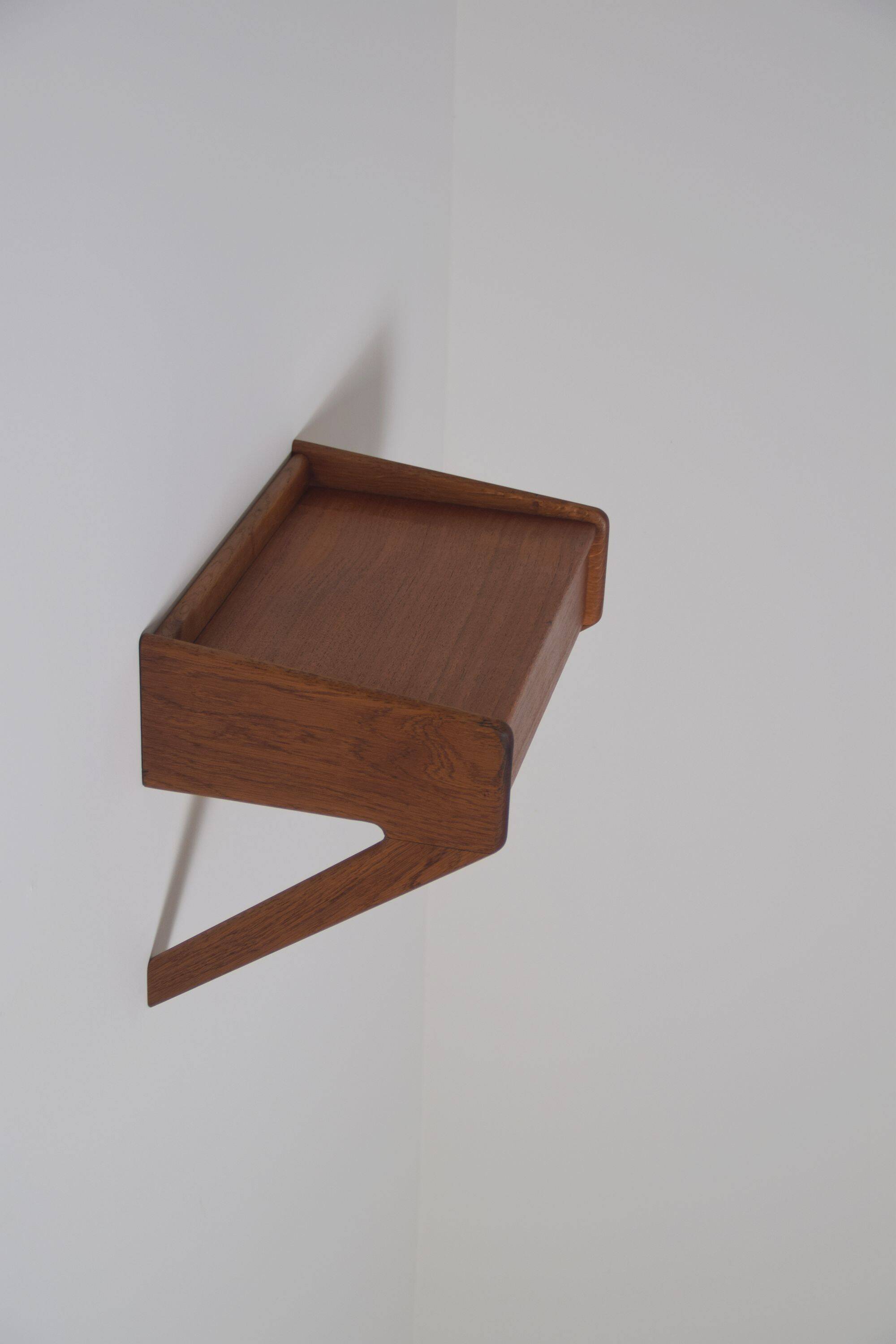 Floating bedside table by Sigfred Omann for Ølholm Møbelfabrik, 1960s