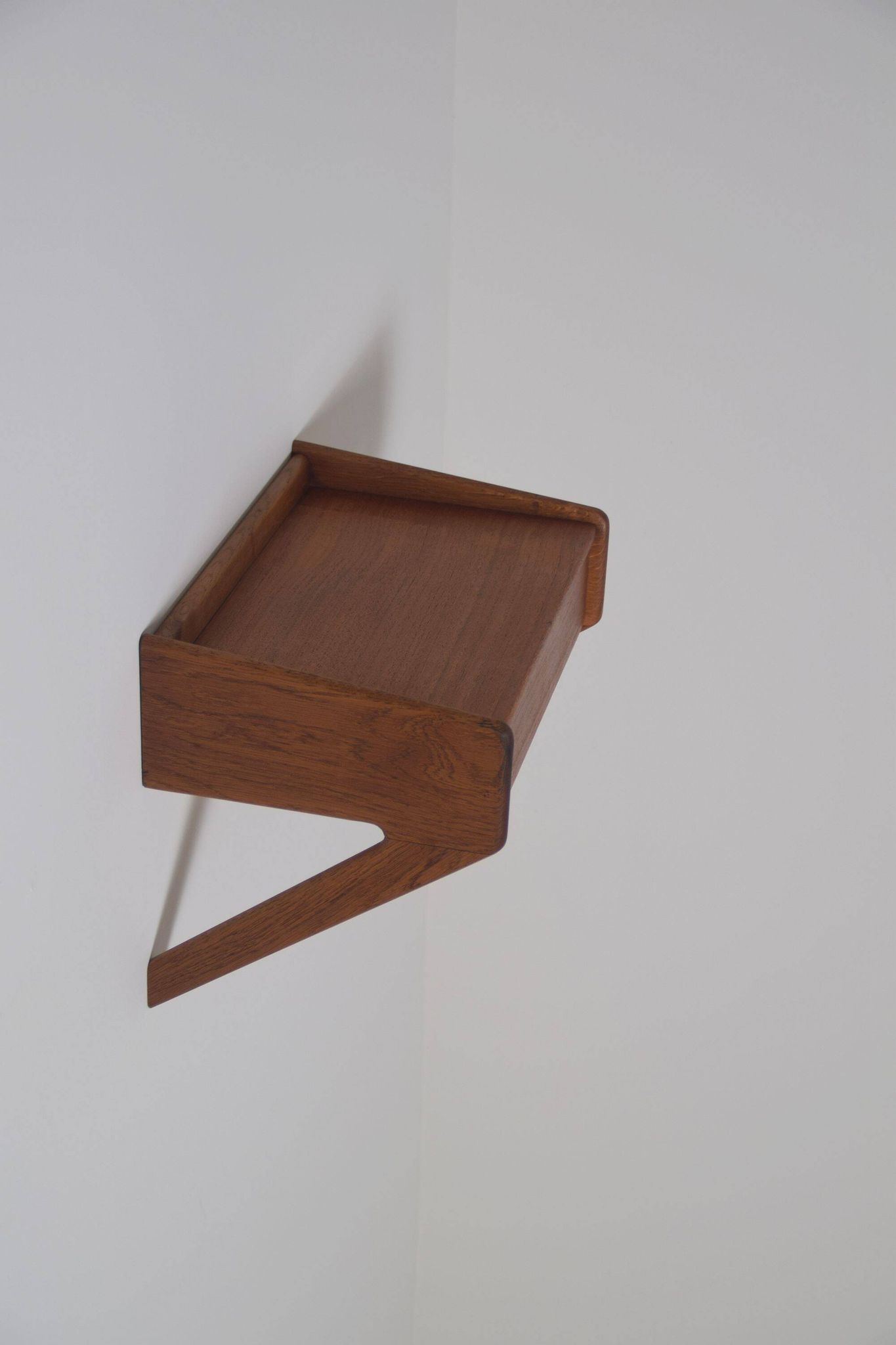 Floating bedside table by Sigfred Omann for Ølholm Møbelfabrik, 1960s