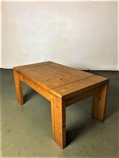 Table basse Charlotte Perriand pour les Arcs