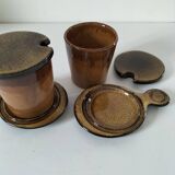 Duo de gobelets en grès émaillé avec soucoupes et couvercles