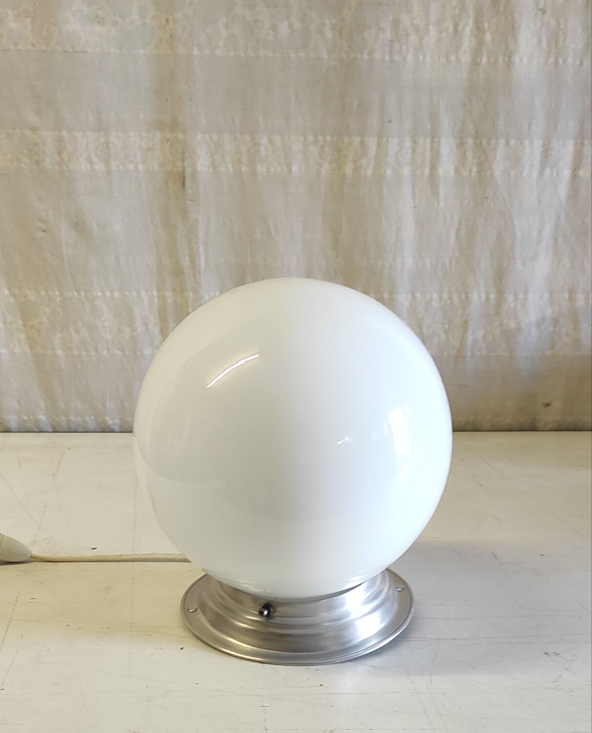 Ceiling light or table lamp with opaline globe, diameter 20cm - mid-20th century.